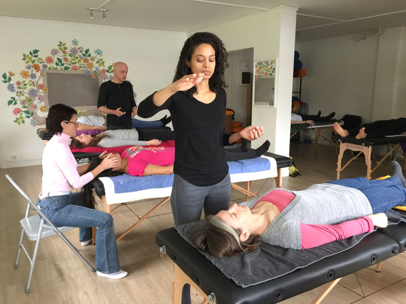 atelier Reiki, massage, soin énergétique Formation aux soins énergétiques à Suresnes pour 6 personnes de 14 heures à 17 heures