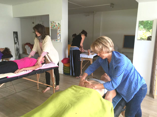 atelier Reiki, massage, soin énergétique Atelier Reiki, massage et soin énergétique - GRATUIT<br> Salle de yoga de Rueil Malmaison
