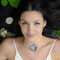 atelier Reiki, massage, soin énergétique Développer l'amour de soi avec Ludivine, thérapeute énergéticienne et sonothérapeute 